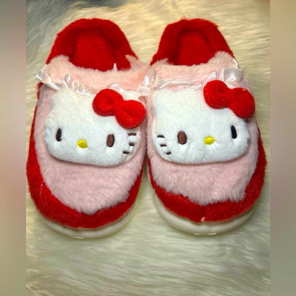 New Hello Kitty Fuzzy Slippers Size Big Kids 5